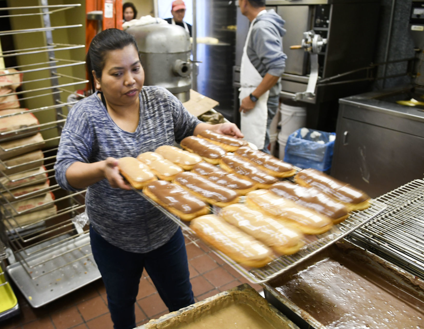 010320 Golden Donut 05.jpg